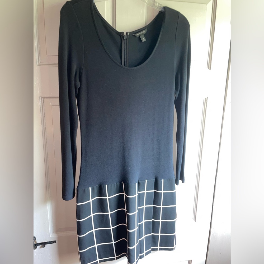 Like new. Size 4. Banana republic dress. Black and checkered